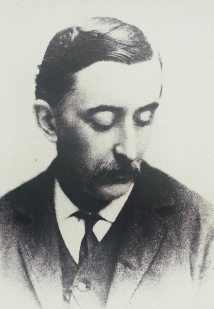 1889 年小泉八雲，也就是拉夫卡迪奧・赫恩的黑白半身肖像